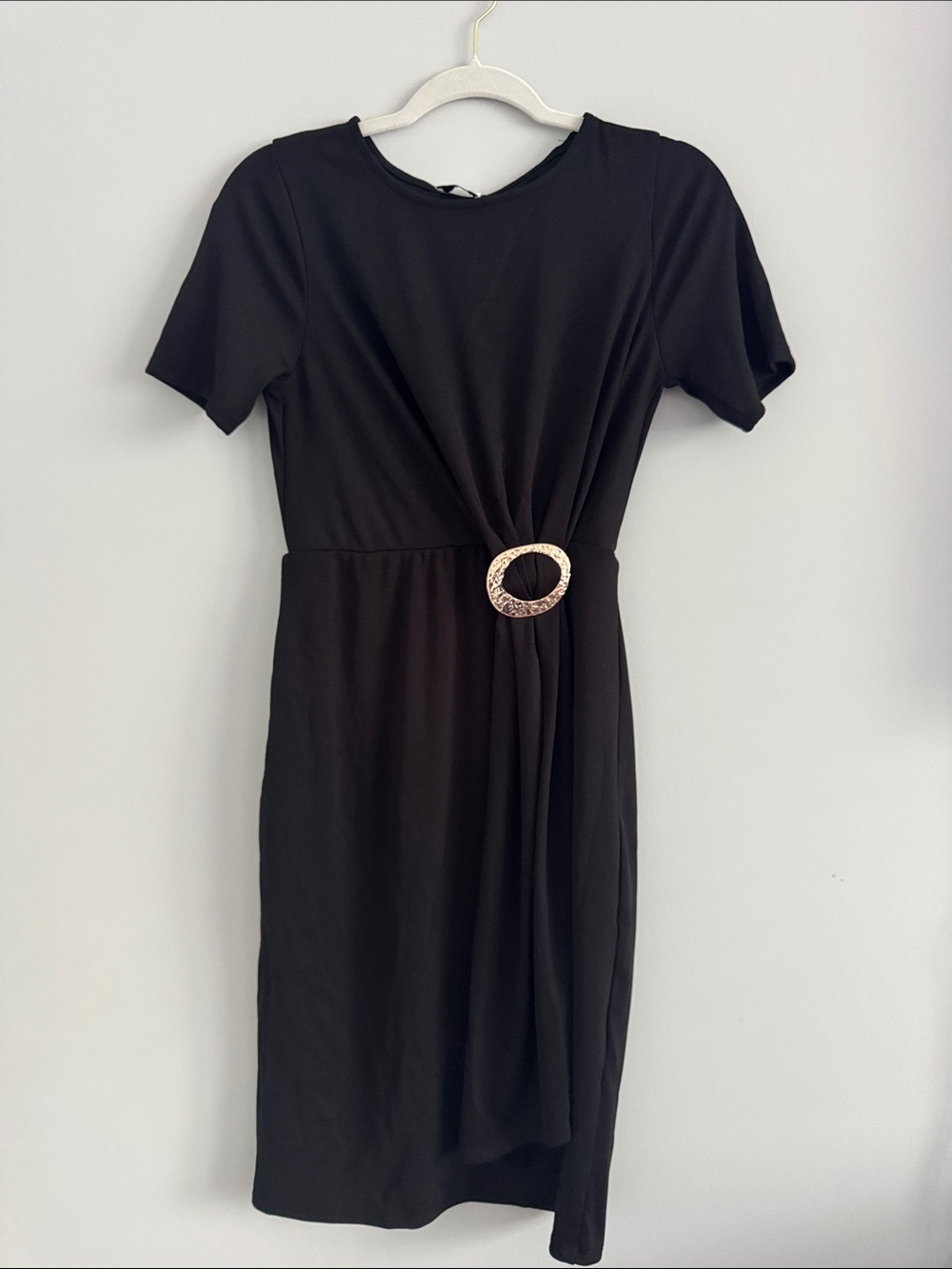Women's Black Short-Sleeve Dress with Decorative Buckle